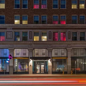  Hotel Moxy Downtown United States